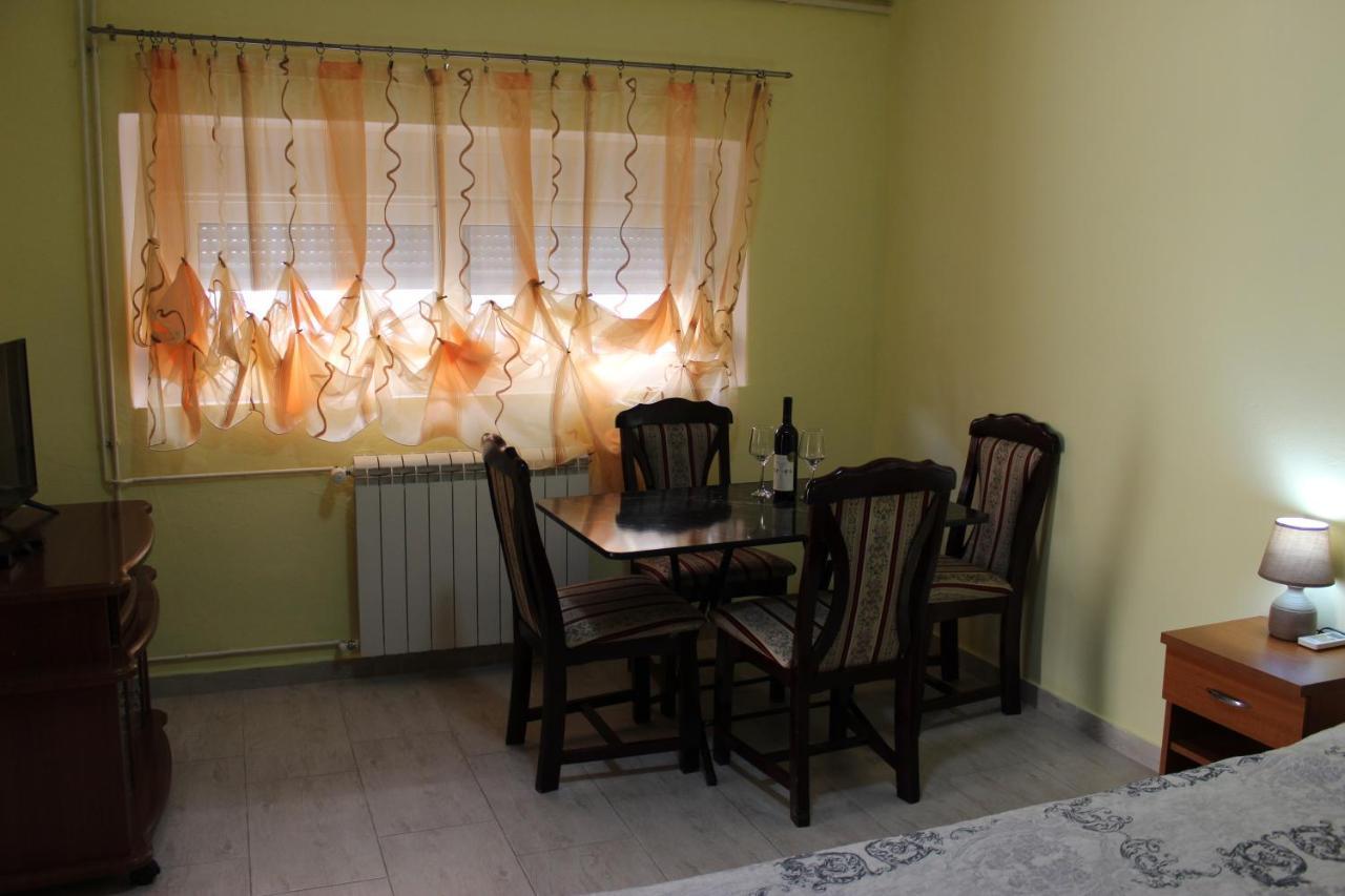 Apartmani Franovic Tivat Exterior photo